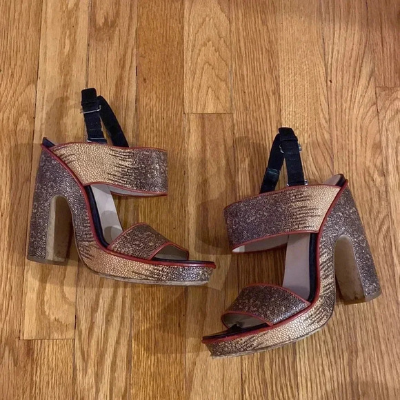 Dries Van Noten sz 39.5 textured leather heel good pre owned condition - Picture 6 of 7